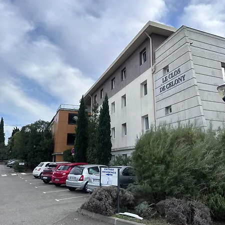 108 Parking Gratuit *